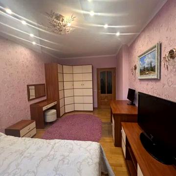 Волинська вул., 10