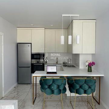 Дніпровська набережна вул., 18-Б