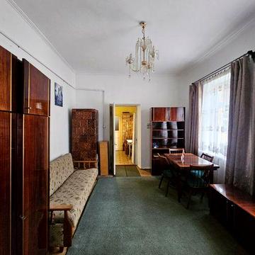 Продається двохкімнатна квартира на Бернарда Меретина