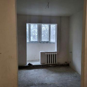 Терміново продам трикімнатну квартиру.