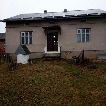 Продам житловий будинок у Львівській області