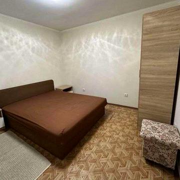 Полярна вул., 8-Е