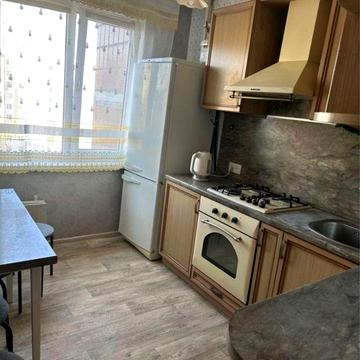 Сдам квартиру на три комнаты