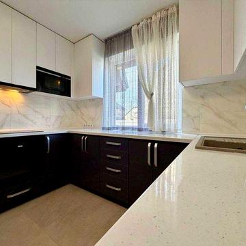 Продаж сучасного будинку з якісним ремонтом у новобудові 2021 року