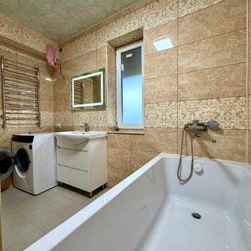 Продаж сучасного будинку з якісним ремонтом у новобудові 2021 року