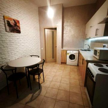 Павла Лі пров. (Московський), 2-А