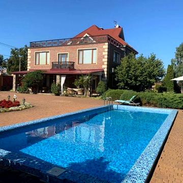 ідеальний будинок з басейном в с.Зазим`я