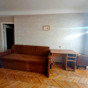 Сверстюка 8, простора 3к, з газом, невисокий поверх, Лівобережна 3хв