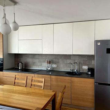 Смілянська вул., 15