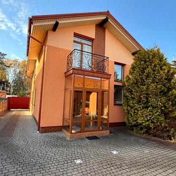 Продаж будинку Левандівка  поруч з озером та парком