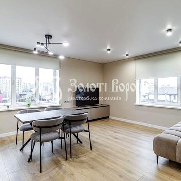 Вишнева вул., 2