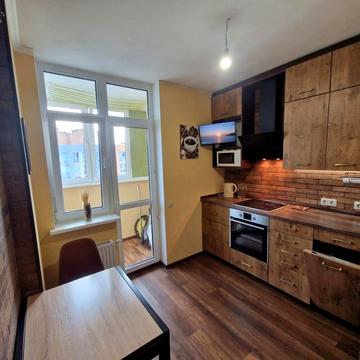 Сімї Кульженків вул. (Петра Дегтяренка), 35