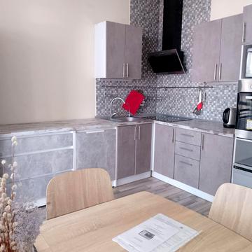 Кирило-Мефодіївська вул., 2