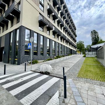 Вавилових вул., 11