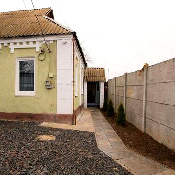 Продам частину будинку з новим ремонтом, Основа, р-н Одеської. Власник