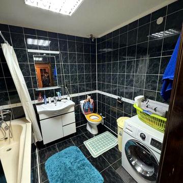 Здам трикімнатну квартиру в Центрі