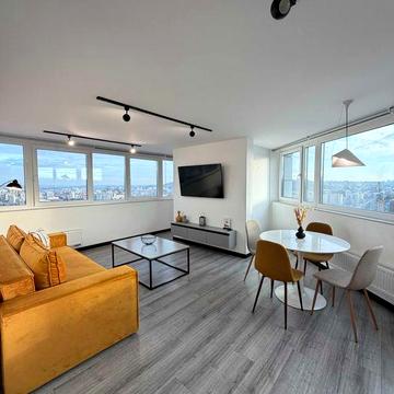 Продаж 2кім+кухня-студія квартира ЖК Платинум на Чорновола.