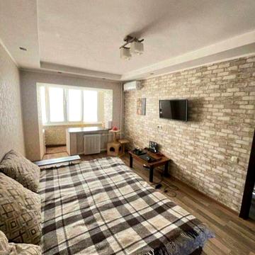 Івана Огієнка вул. (Миколи Лукашевича), 21