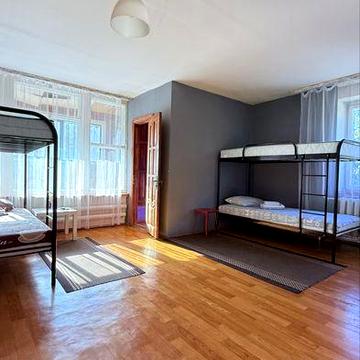 Затишна 1-кімнатна квартира в тихому центрі