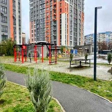 Бережанський, Оболонь, Пріорка, Гулака Миколи, ДЕРЖПРОГРАМИ ЖК Бережанський