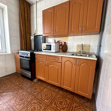 Ревуцького вул., 35