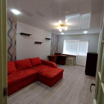 Продам власну двокімнатну  квартиру  на пл.Артема