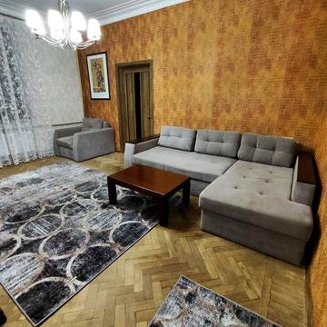 Сдаю СВОЮ 2-х к/к в Центре на ул. Соборная (без комиссии)