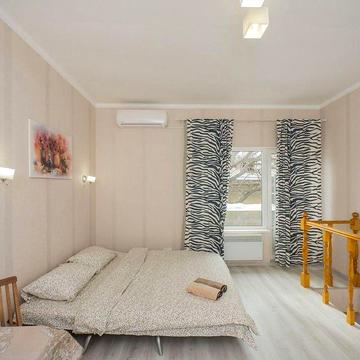 Центр, однокімнатна, роздільна, тривала аренда, 40 м.кв., будинок 2017