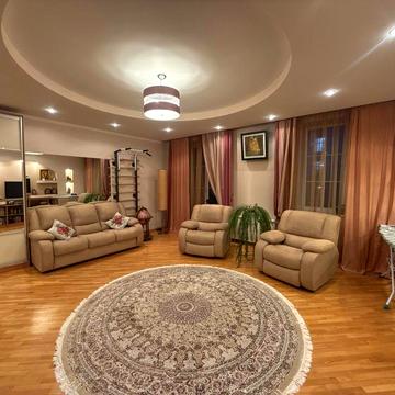 Продаж елітної 4 кім. кв  Центр індивід. опалення та власне паркомісце