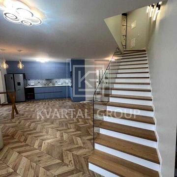 Дуже простора квартира з дизайнерським ремонтом в ЖК "Синергія Сіті" ЖК синергія сіті