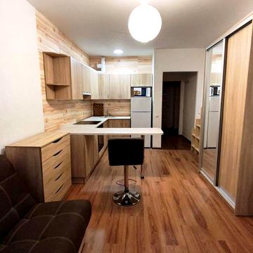 Ясинуватський пров., 10