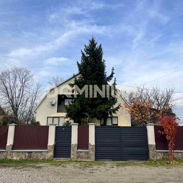 Продається будинок у смт. Буштино