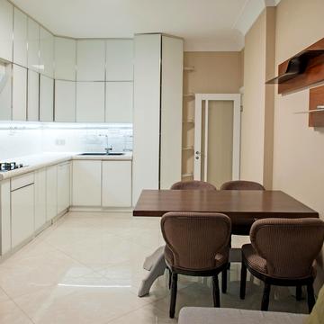 Дніпровська набережна вул., 14