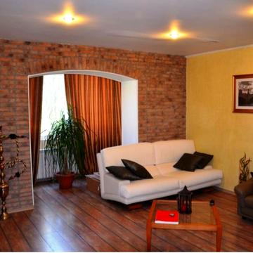 Золотоустівська вул., 4