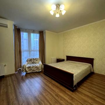 Драгоманова вул., 2-Б