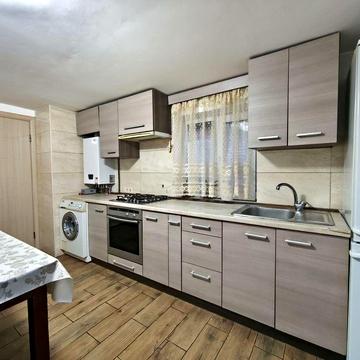 Будинки в р-ні АС-2 (три автономні квартири )