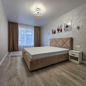 Домбровського вул., 3в