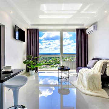 Зарічна вул., 6