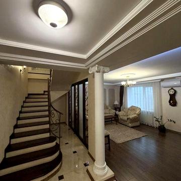 Супер пропозиція дворівнева квартира у центрі міста