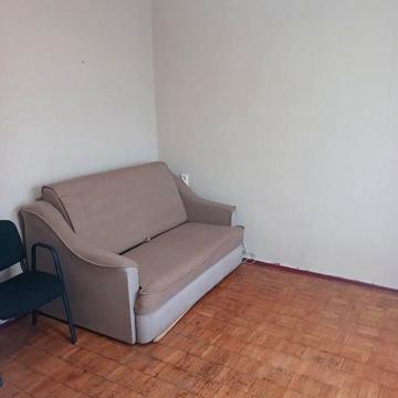 Академіка Доброхотова вул., 3