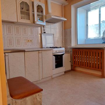 Оболонська пл. (Дружби Народів СРСР), 3