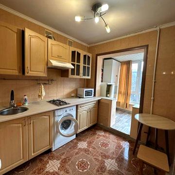 Сдам 1-ную кварт  р-н Черемушки ул Малиновского / ул Космонавтов