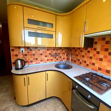 Бориспільська вул., 43