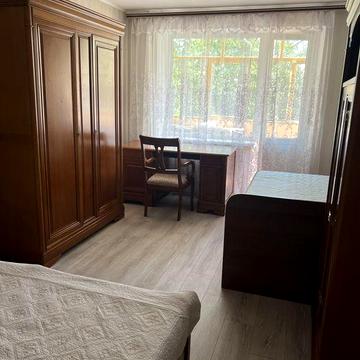 Здам від власника біля заводу «Маяк » 1 кв 11.400гр