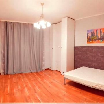 Воскресенська вул., 12-Б