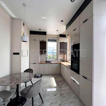 Оренда двокімнатного пентхауса, є газ, зручне розташування