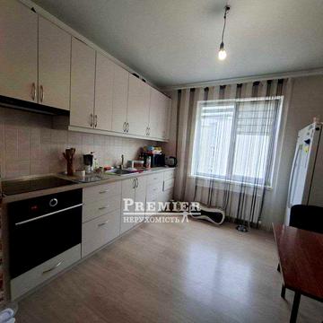 3-кімнатна квартира з ремонтом та меблями на Таїрова