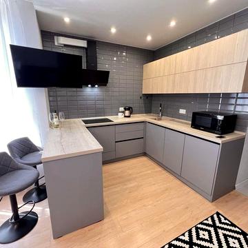 Набережно-Рибальська дорога вул., 27