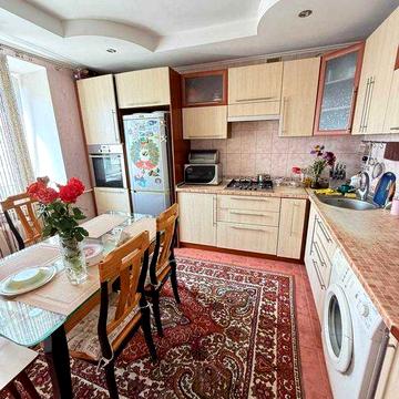 Оренда двокімнатної квартири на Героїв АТО. Сади