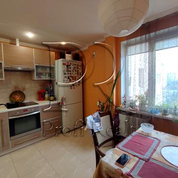 Дарницький бульв., 8